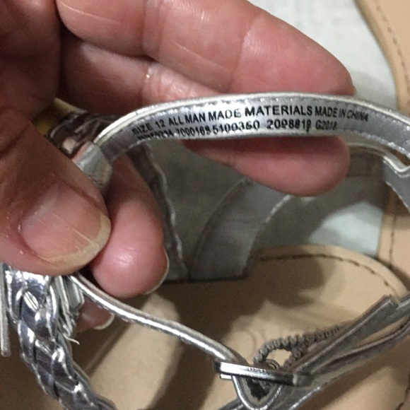 Children’s Place silver summer sandals - Picture 5 of 6
